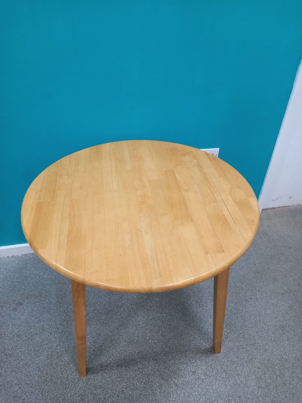 Round Dropleaf Table (29072601)