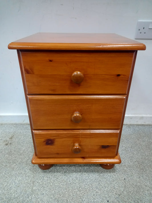 Bedside Table (031004)