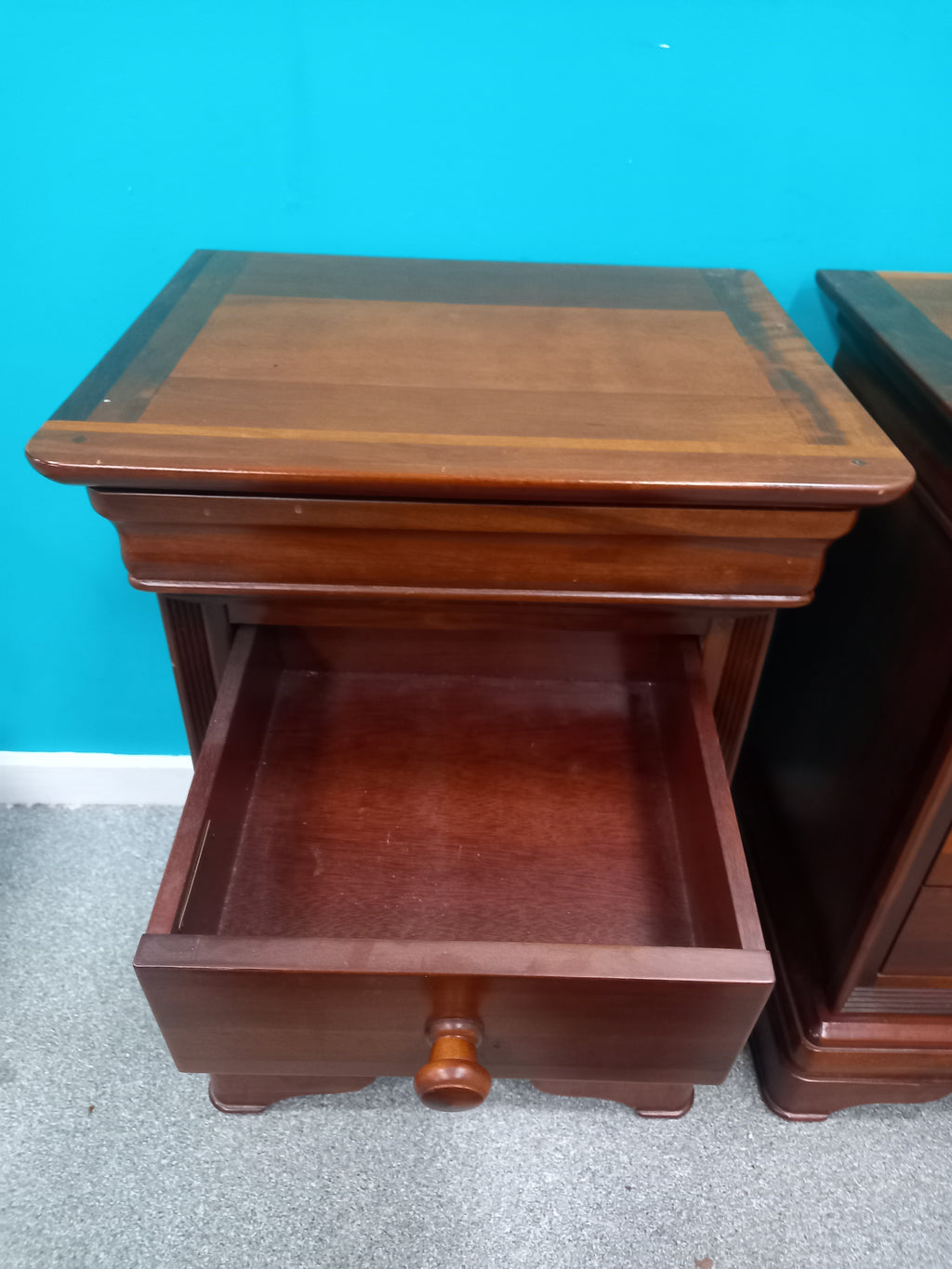 Solid Wood Bedside Tables (08072608)