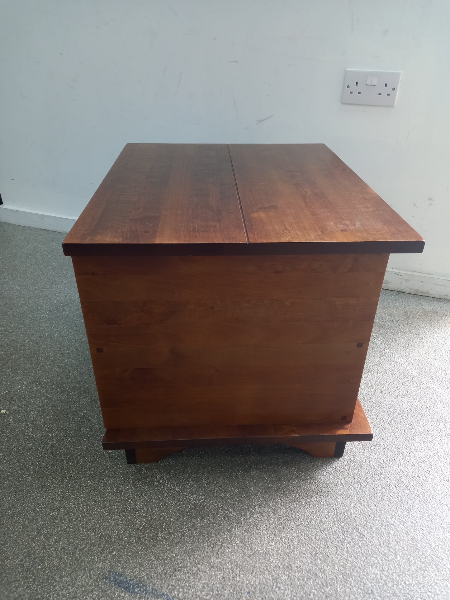Laura Ashley 6 Drawer Lamp Table (160917)