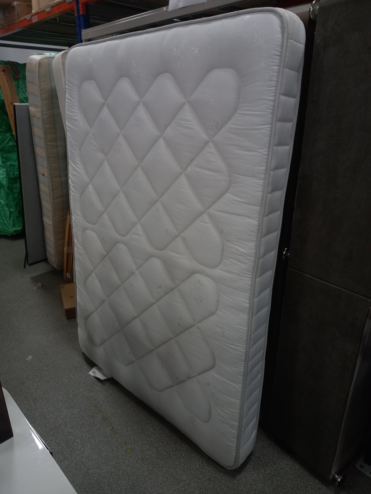 Double divan bed and Mattress (28092601)