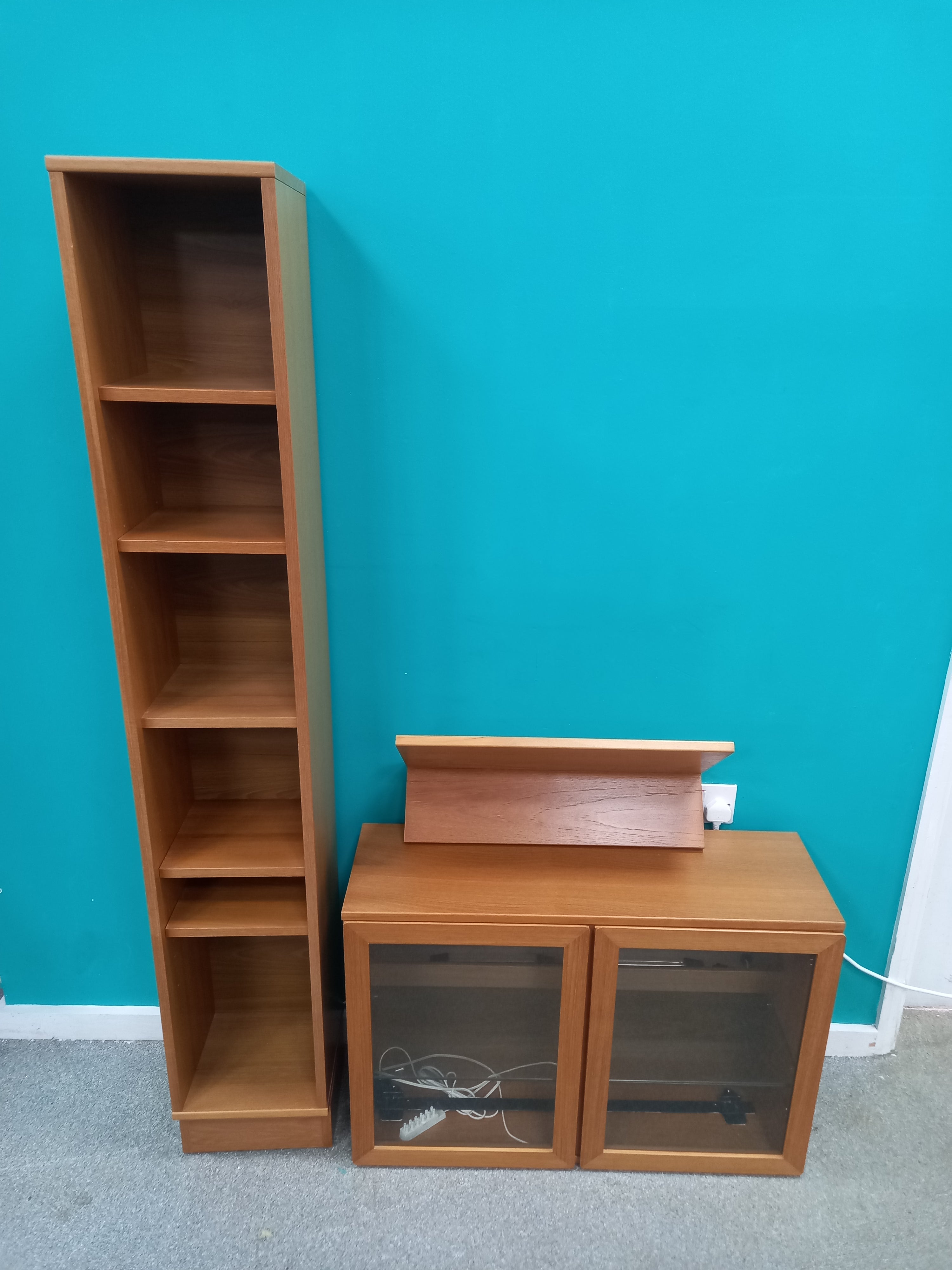 Display Case and Shelving Unit (06082607)