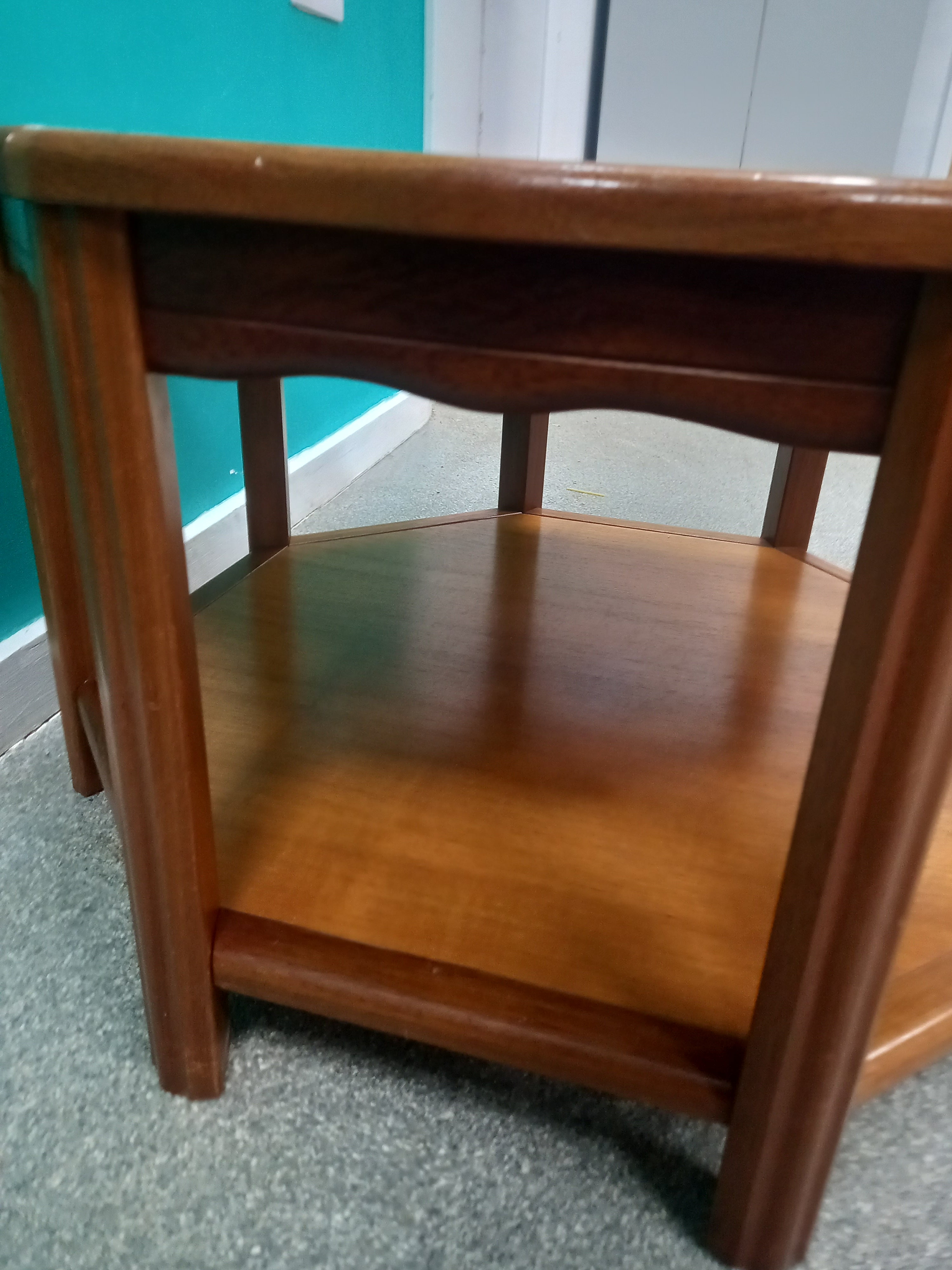 Teak octagonal coffee table (26062603)