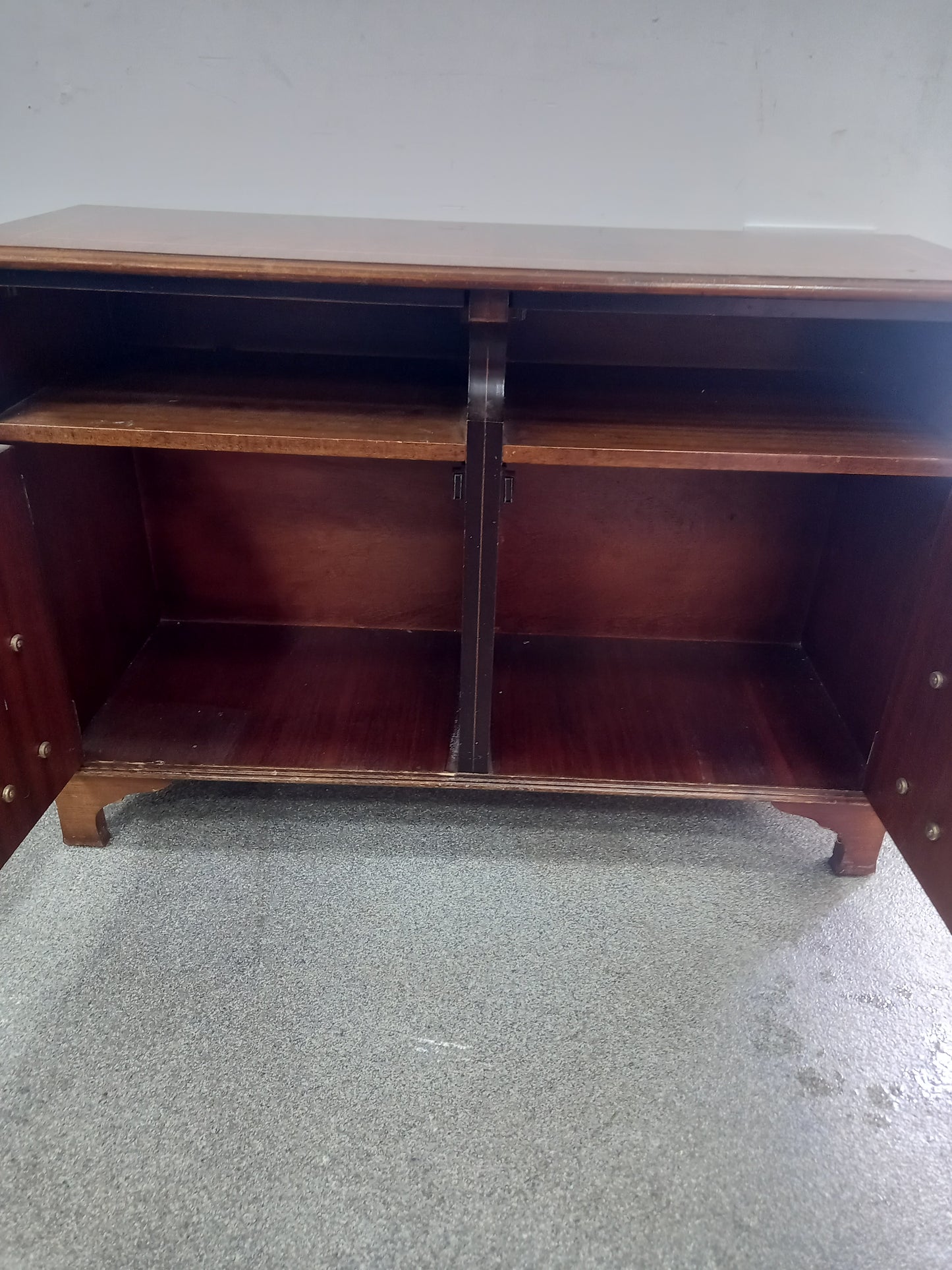 Cabinet sideboard (211005)