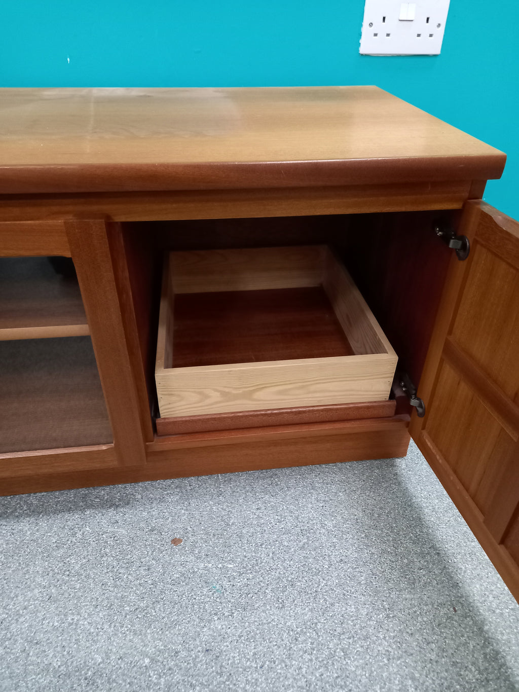 Parker Knoll Media Unit (29062608)