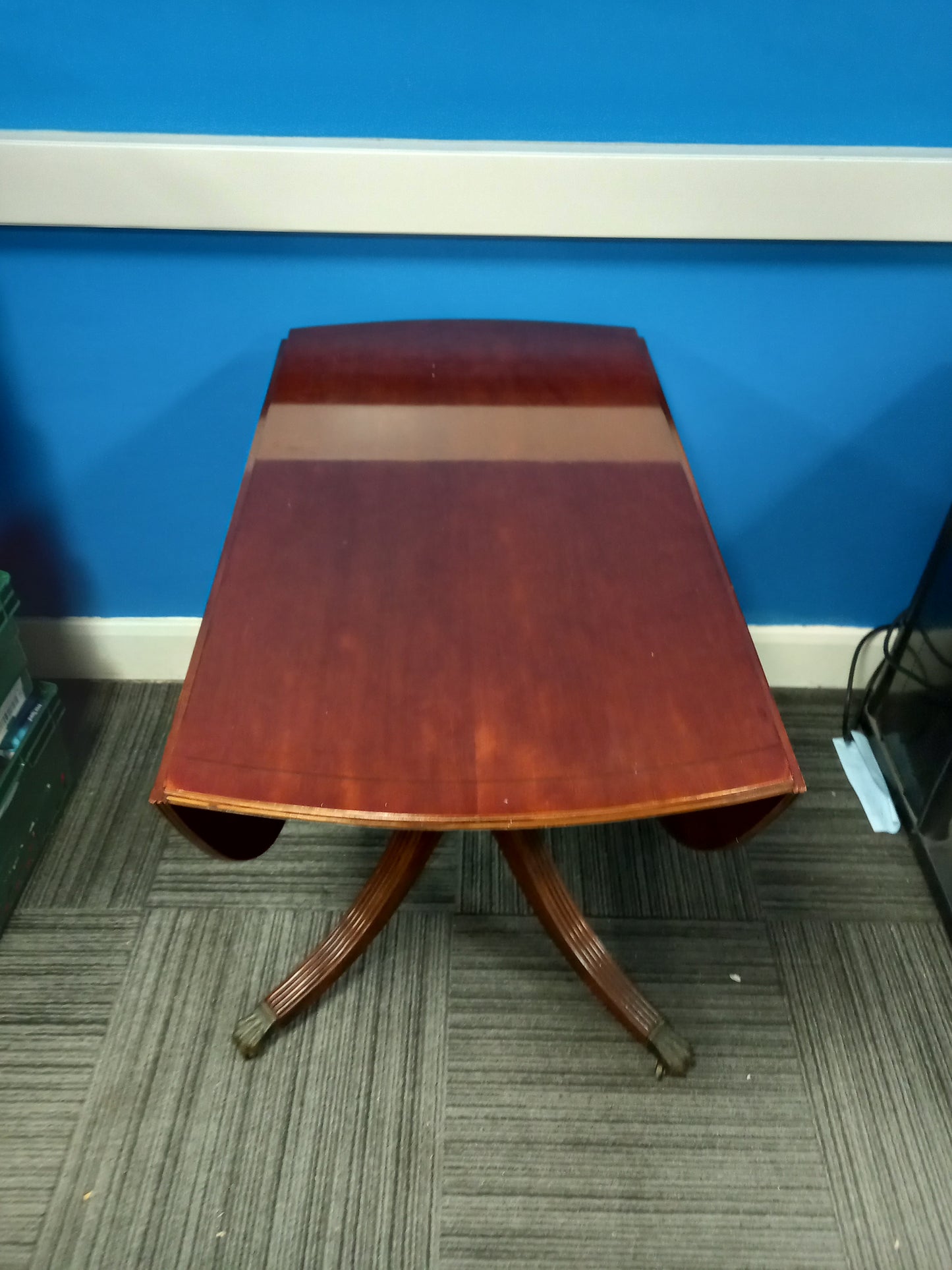 Dropleaf Table (30102512) site B