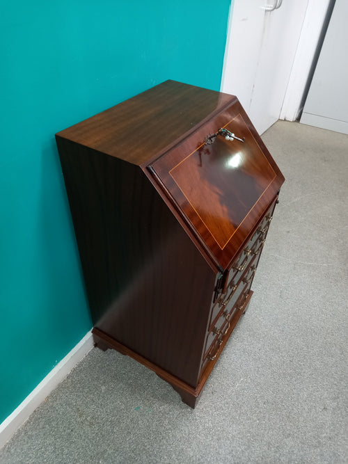 Bureau (03062606)