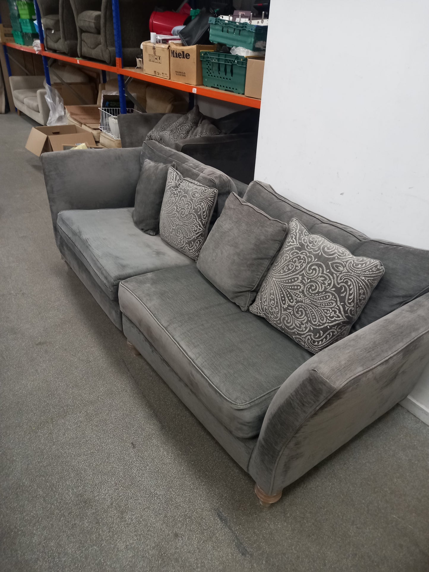 4 seater Sofa (250601)