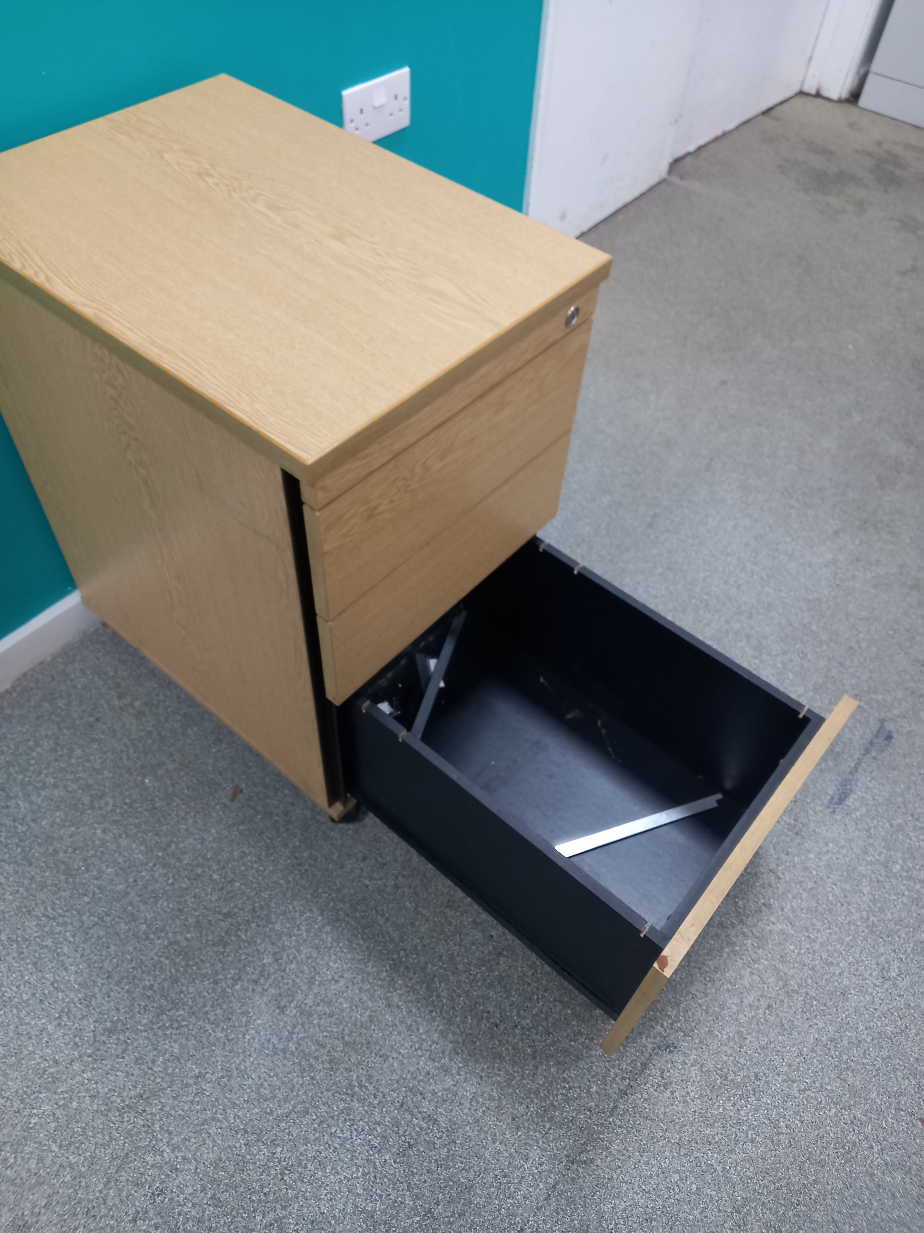 Filing Cabinet 08062602
