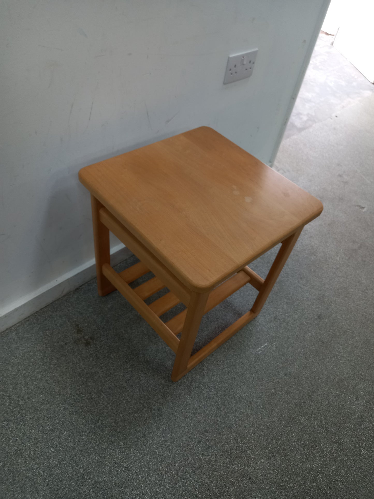 Sofa Sidetable (130807)