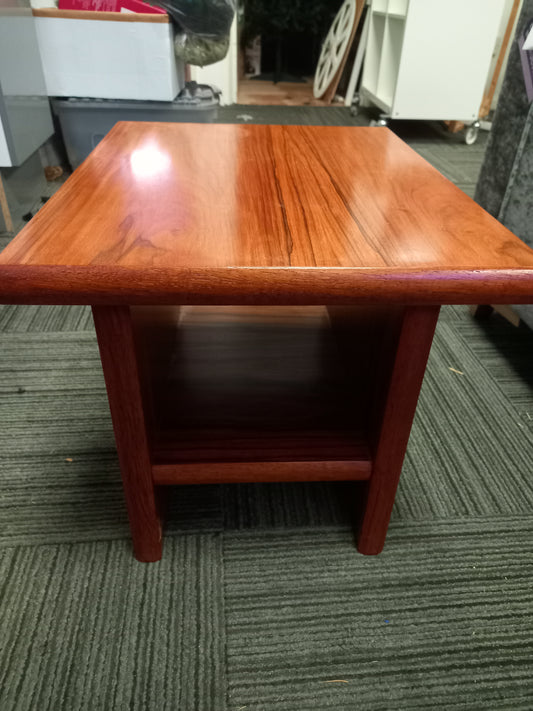 Solid wood side tables (300911)site B