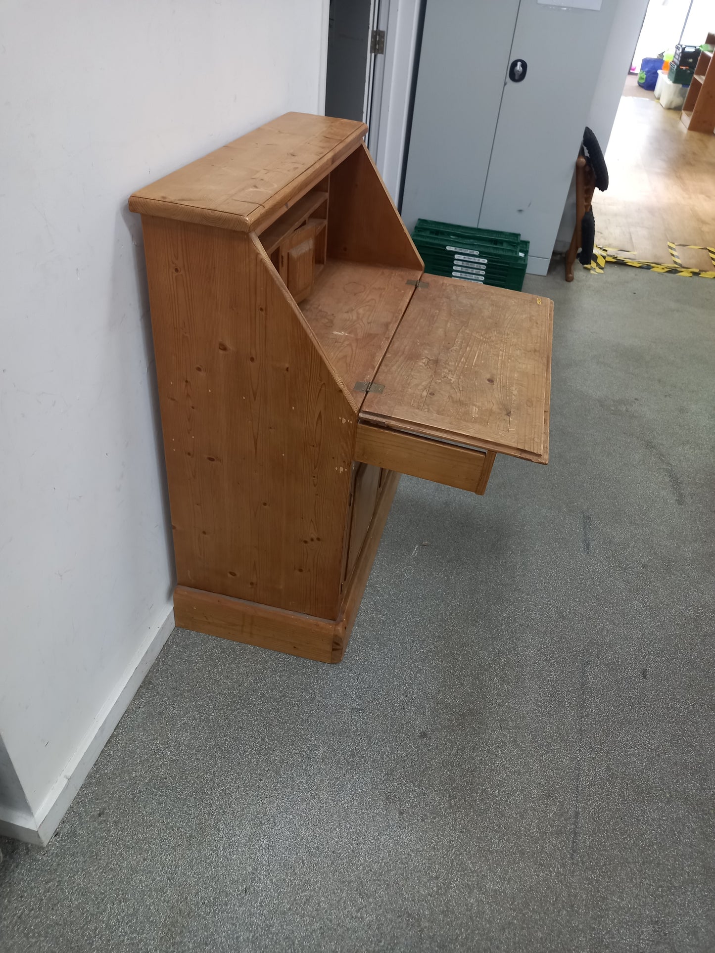 Bureau Unit (130803)