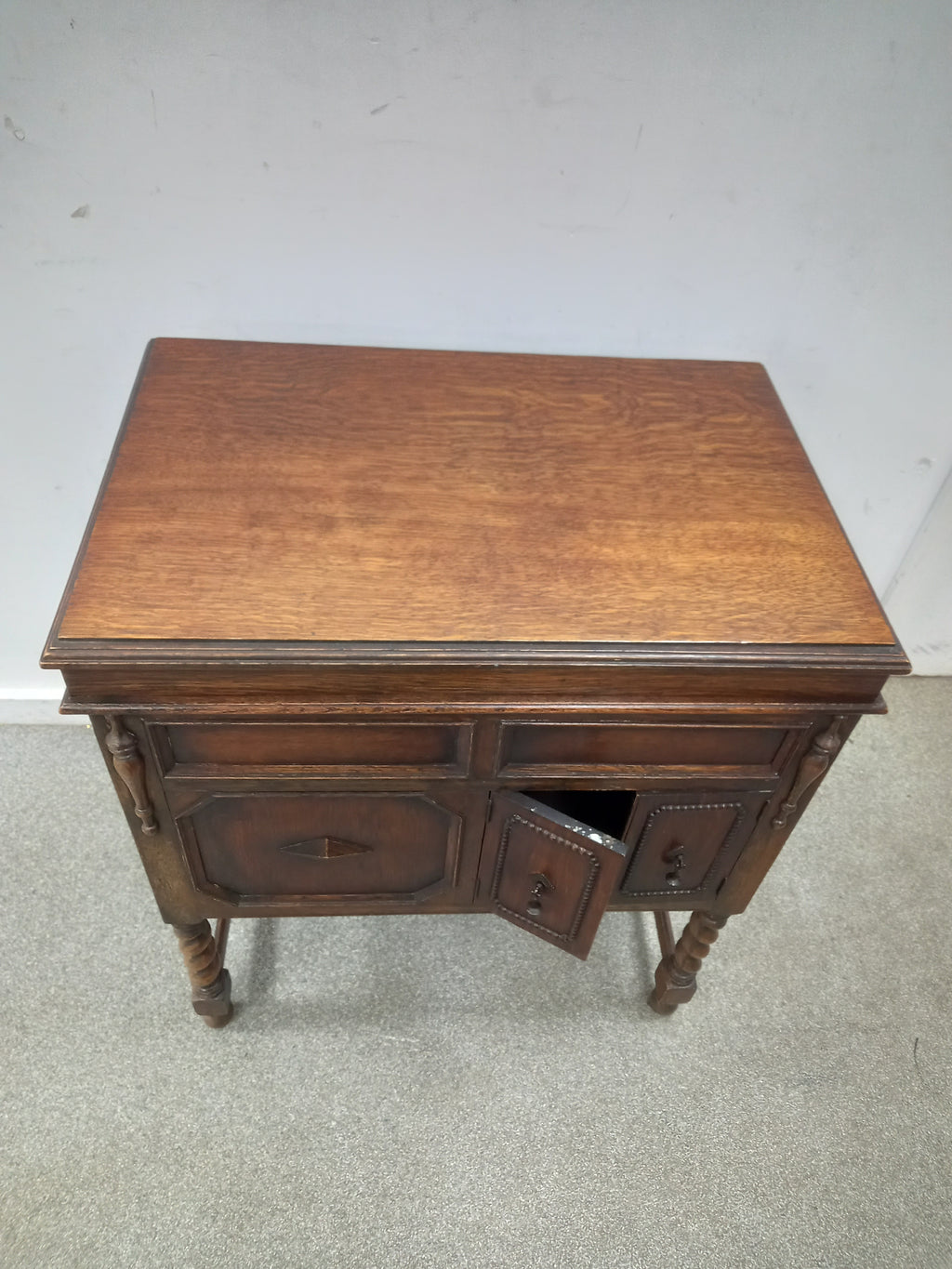 Gramophone Cabinet (20022602)
