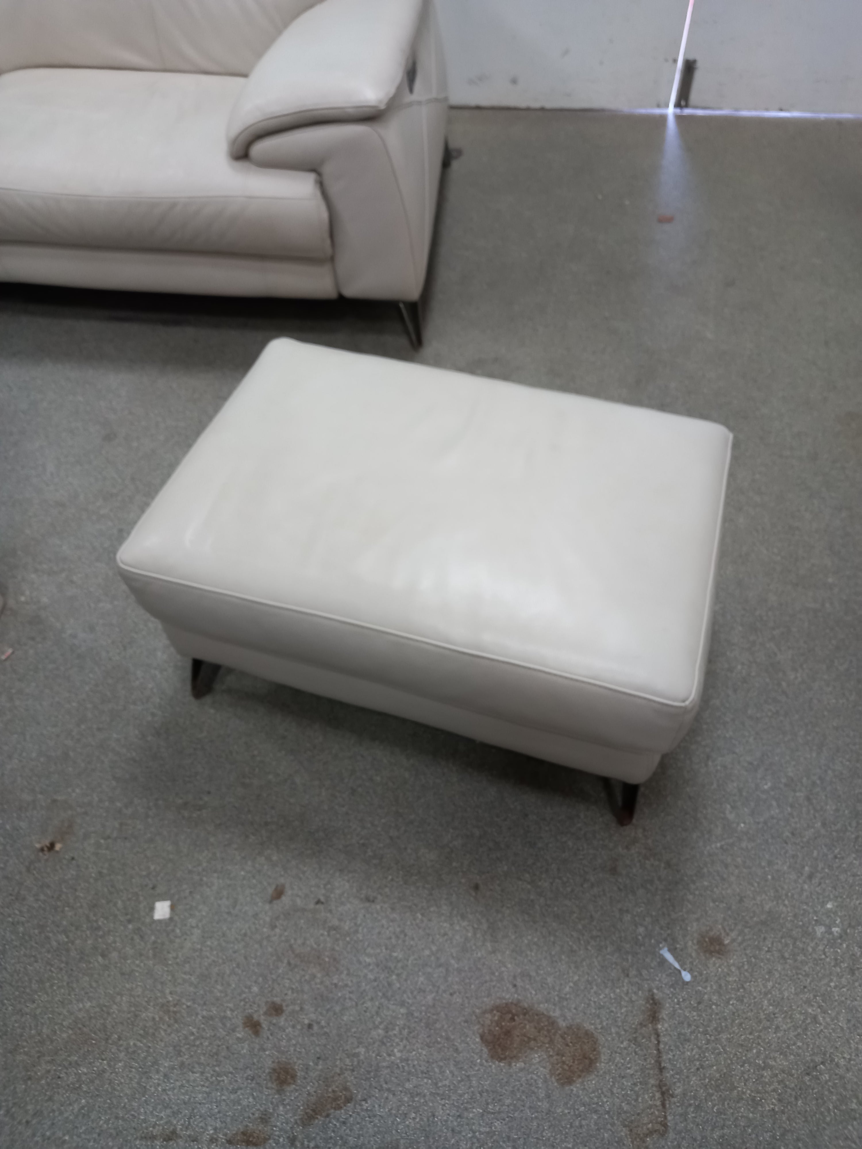 DFS Caldo leather power recliner sofa (08072612)