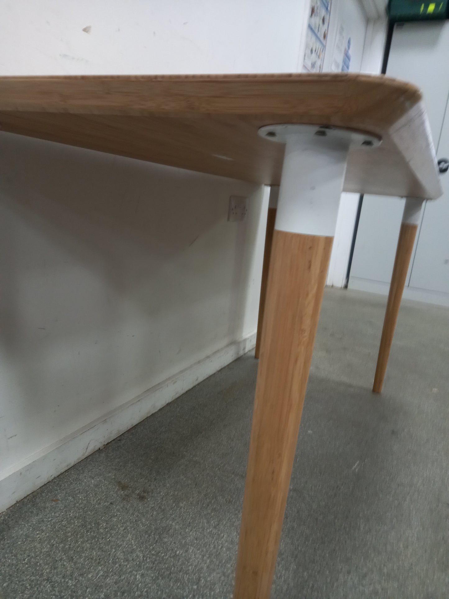 Table (110604)