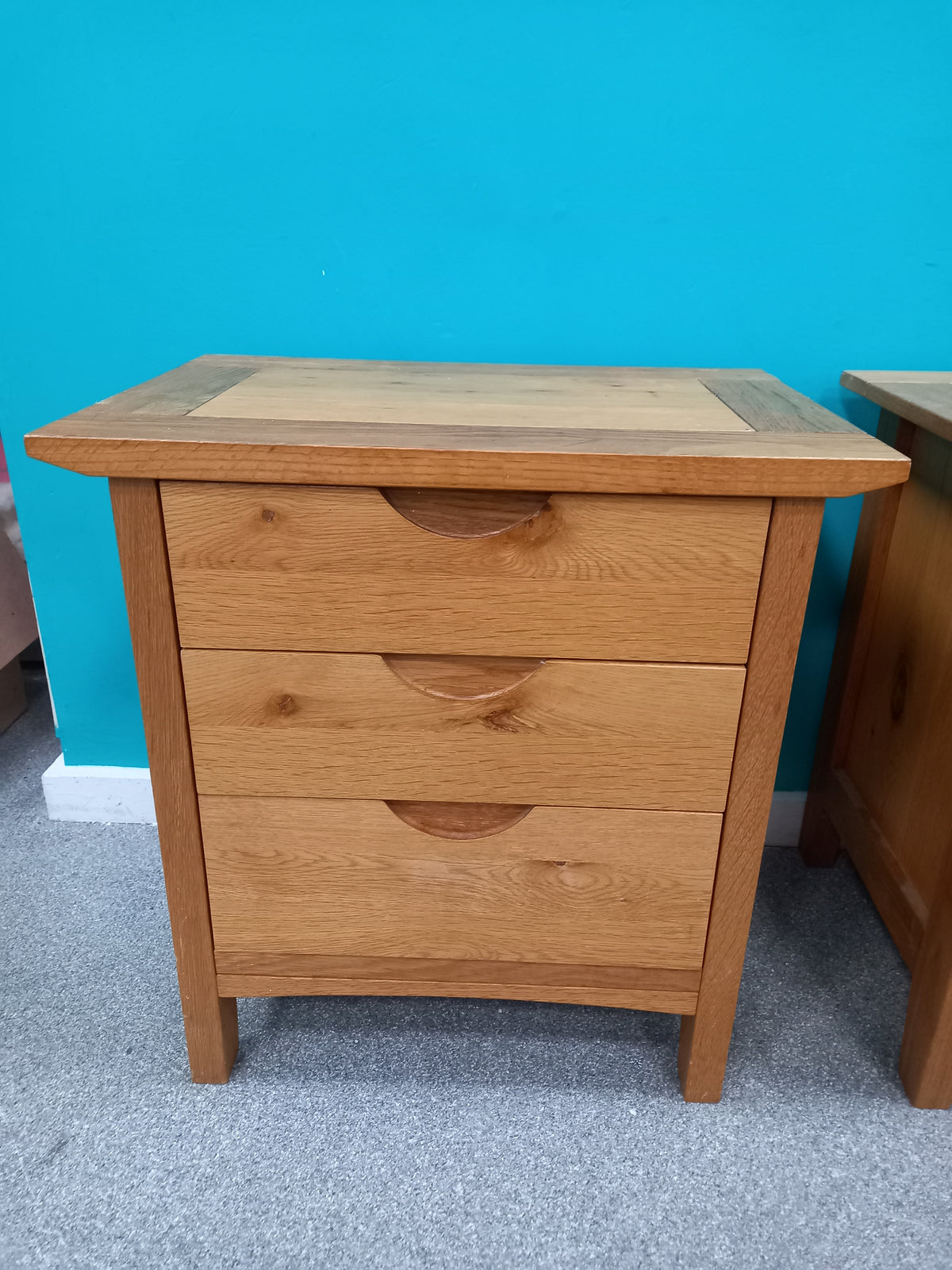Solid Wood Bedside Tables (07102602)