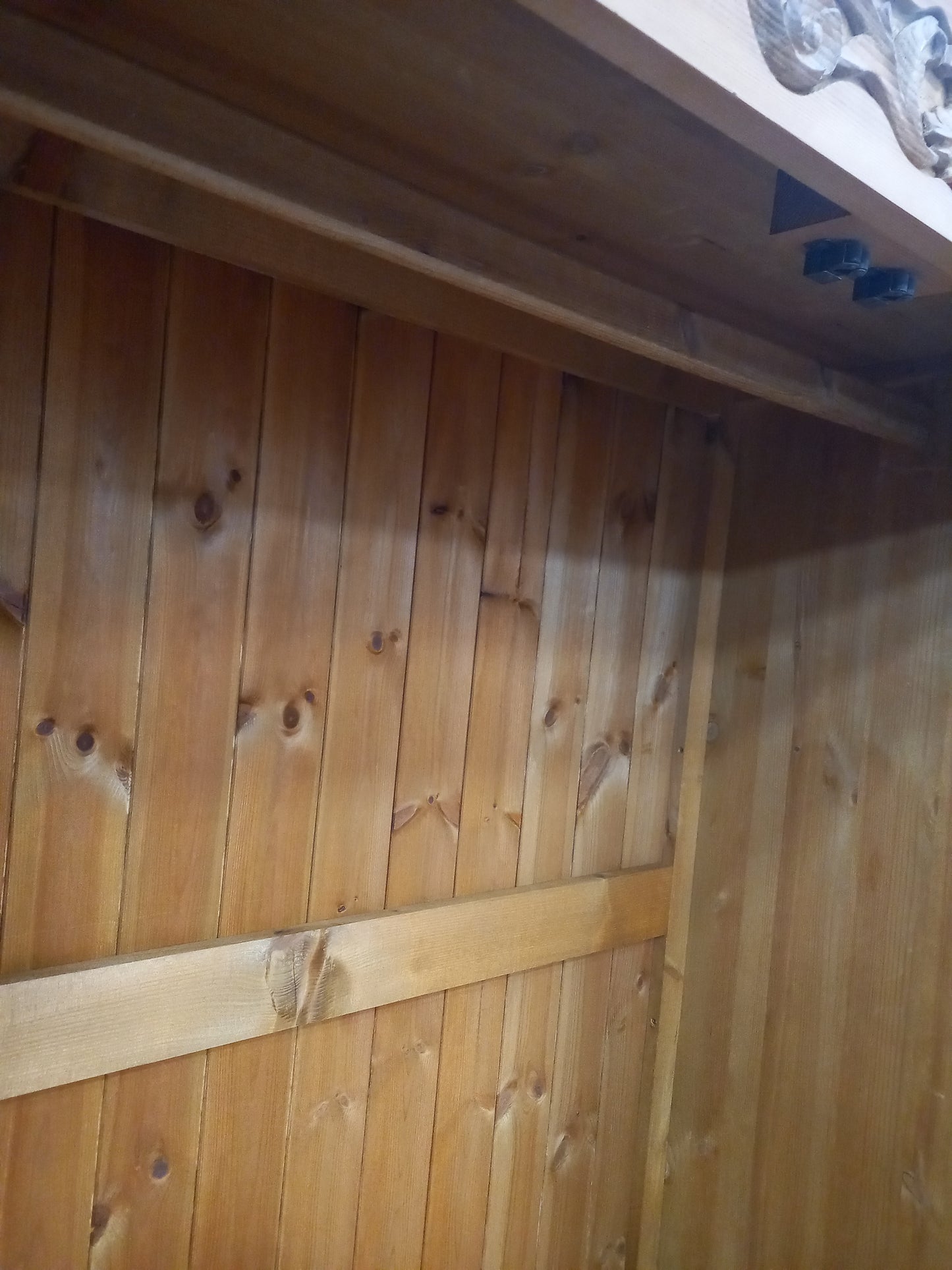 Very Large Wardrobe (18112501)