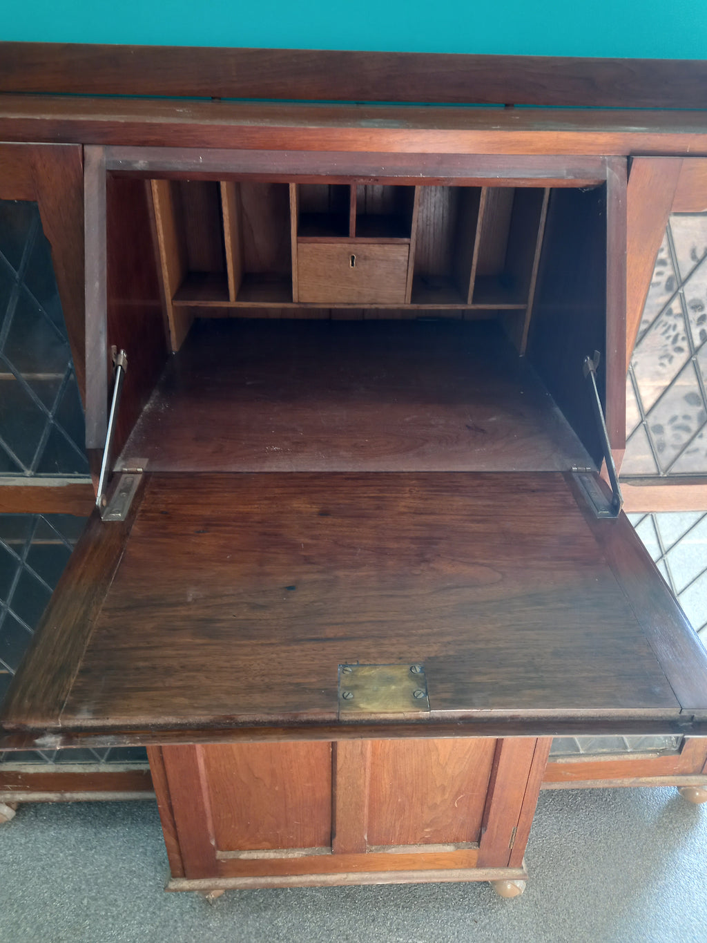 Bureau/Cabinet 18052601 GA:3931