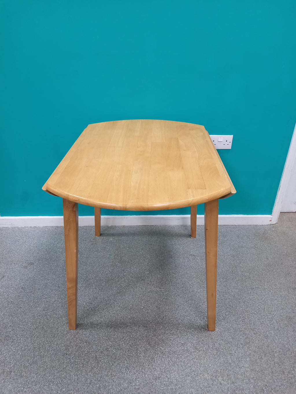 Round Dropleaf Table (29072601)