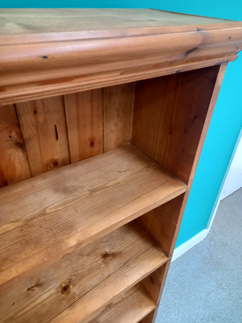 Wood bookshelf (15092601)