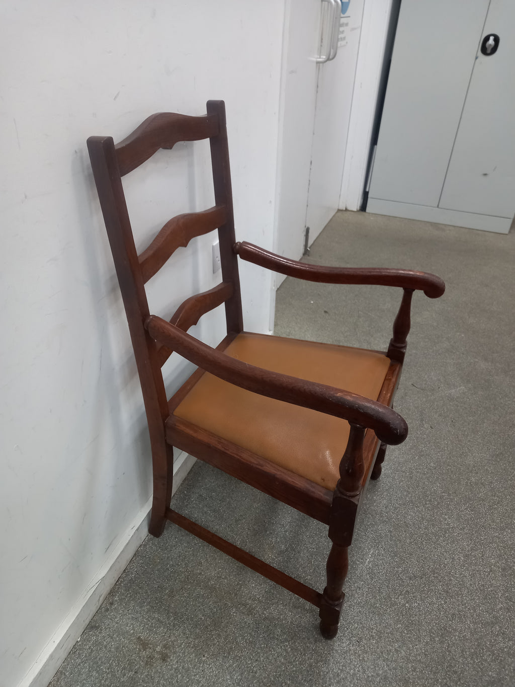 Farmhouse Chair 20022603
