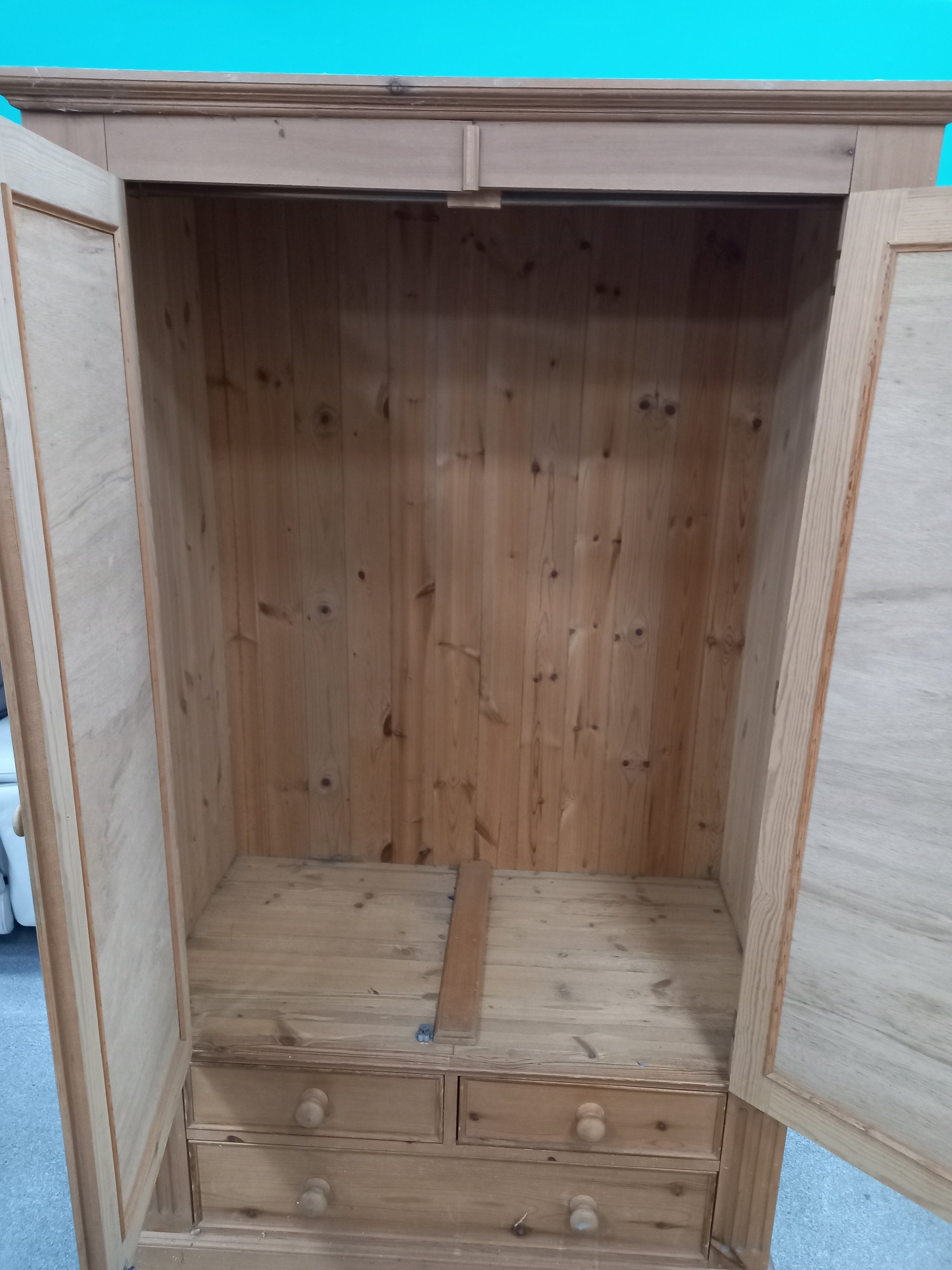 Wardrobe (08072614)
